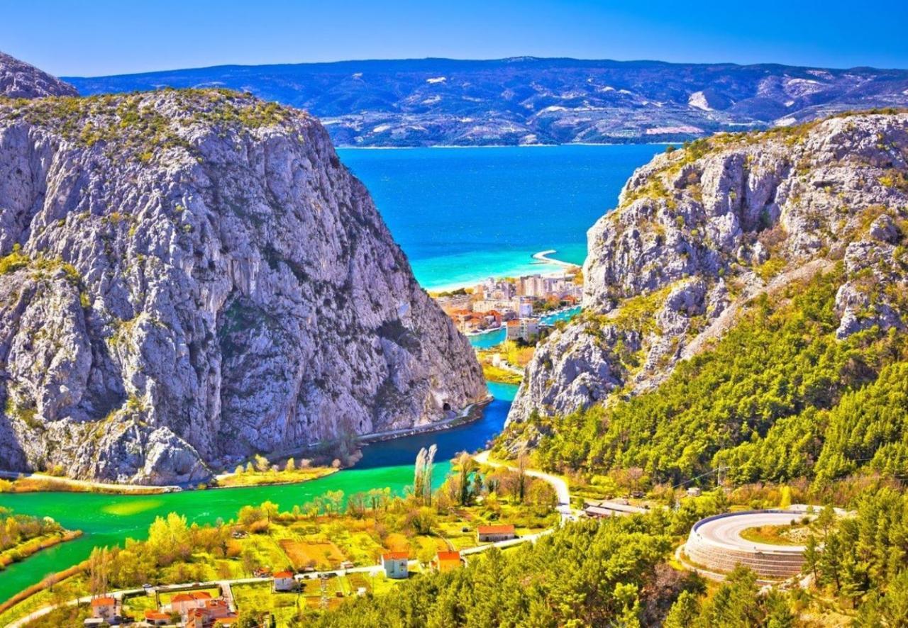 Downtown Deluxe Apartment Omiš Екстериор снимка