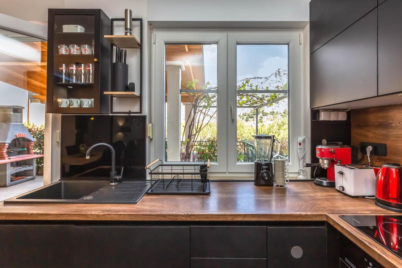 Downtown Deluxe Apartment Omiš Екстериор снимка