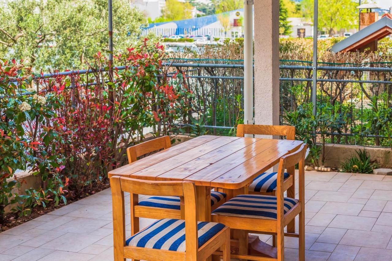 Downtown Deluxe Apartment Omiš Екстериор снимка