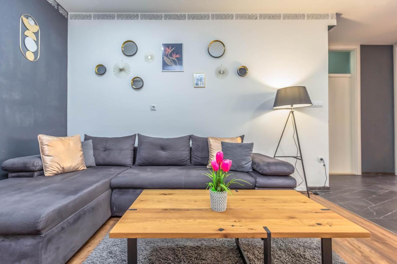 Downtown Deluxe Apartment Omiš Екстериор снимка