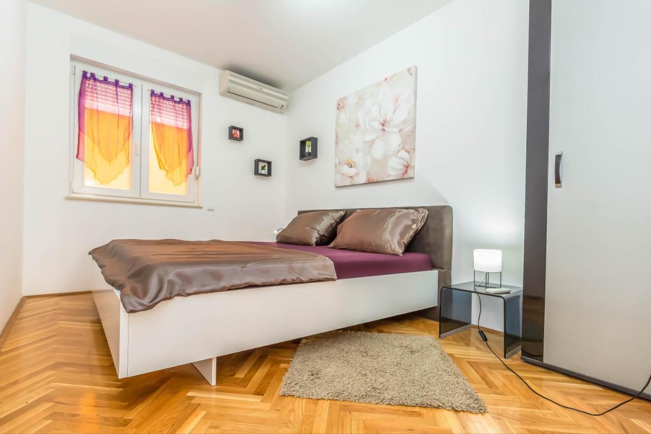 Downtown Deluxe Apartment Omiš Екстериор снимка