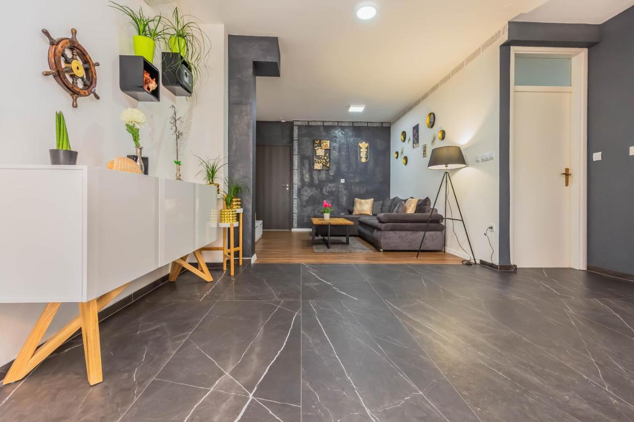 Downtown Deluxe Apartment Omiš Екстериор снимка